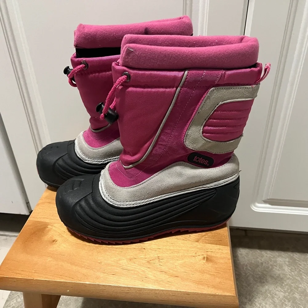 Totes Winter Snow Boots, Size 3M, Black,Gray & Pink